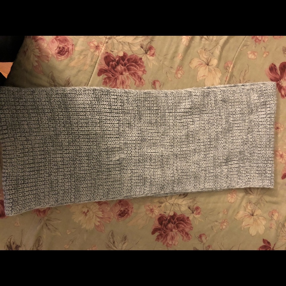 Scarf - Picture 2 of 3